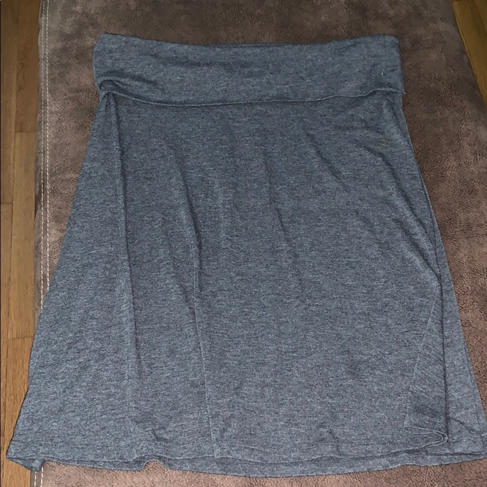 Old Navy gray short maxi style skirt size L